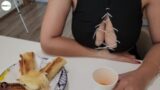 Yeni taşındığım eve büyük memeli komşum ziyarete geldi – Türk porno